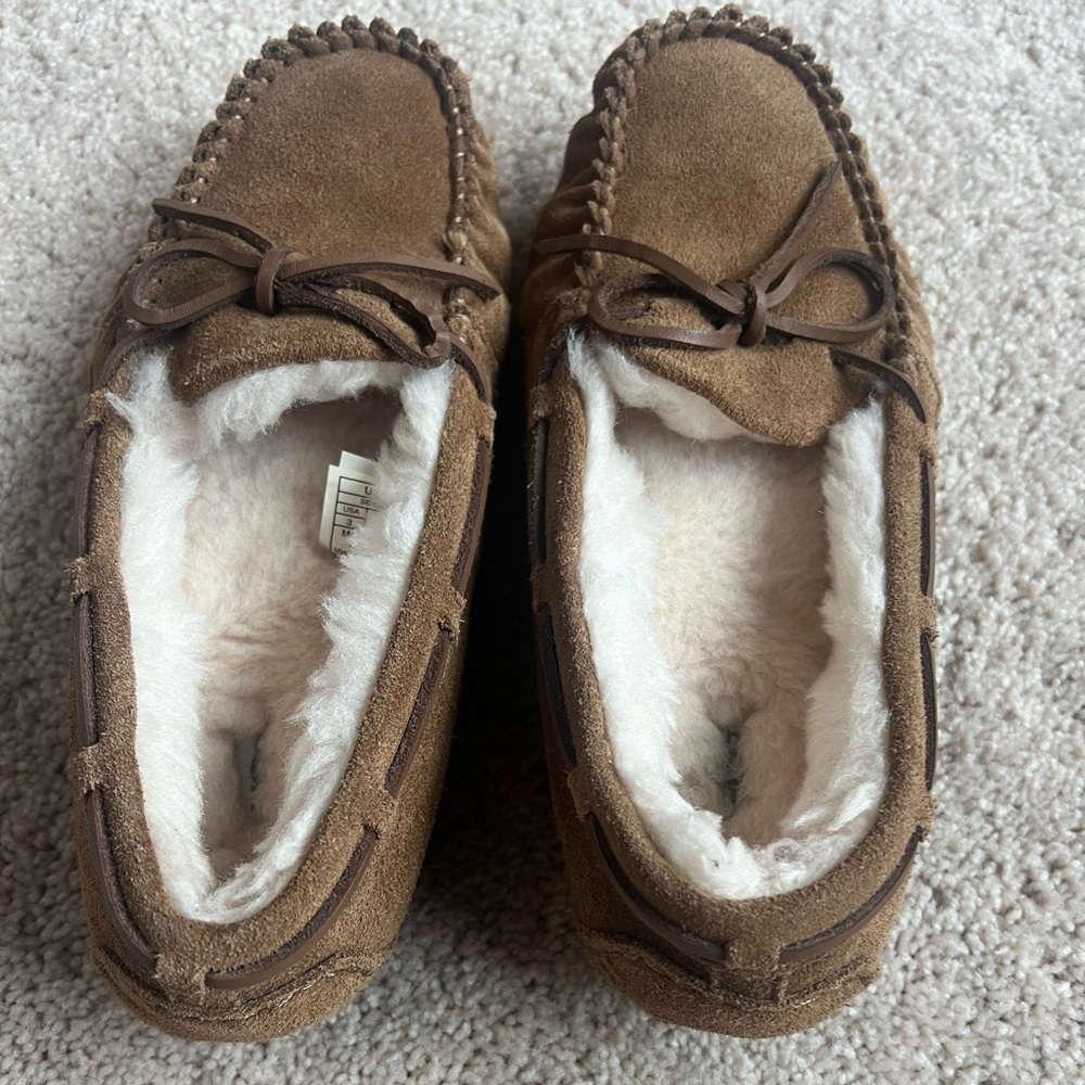 UGG Slippers- never worn. Big Kid size 3